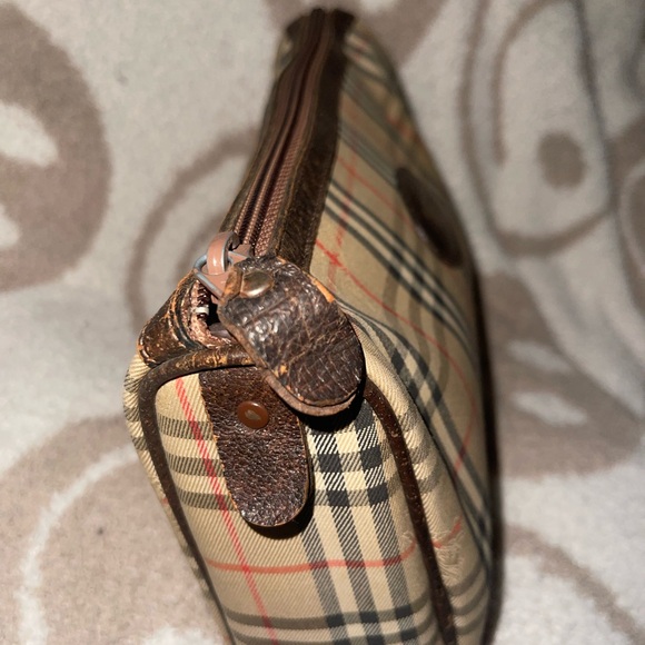 Burberry Tan and Brown clutch - Picture 5 of 15